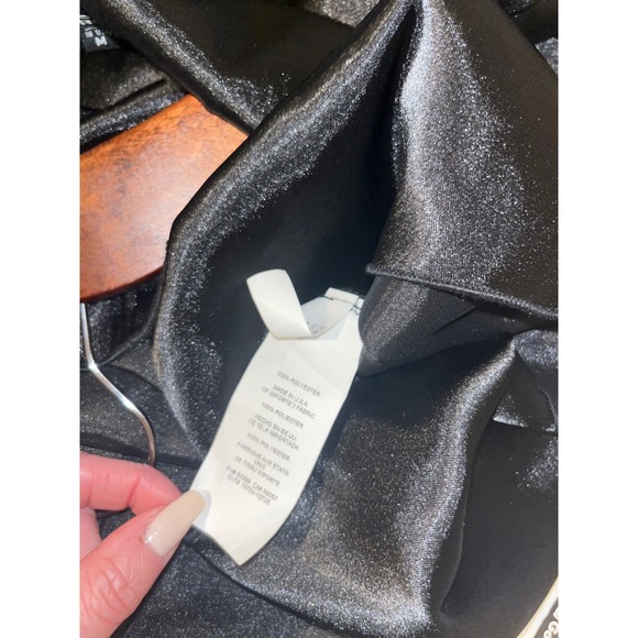 EXPRESS Black Satin Sleeveless Collared Button Up Shirt Top Women's Size Medium - Picture 8 of 8